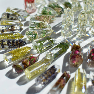 Mini Floral Crystal Tower Obelisk - Purple Statice