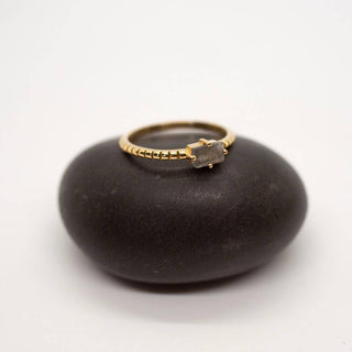 Brass Decorated Prong Stone Ring: Emerald