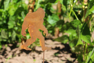 Bigfoot Silhouette Pick - Metal Garden Art