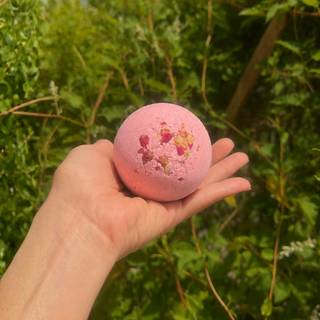 Bloomspell Bath Bomb in Wild Rose